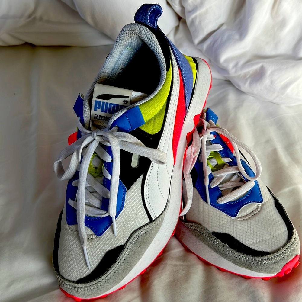 Cheerful 8.5 Puma Sneakers
